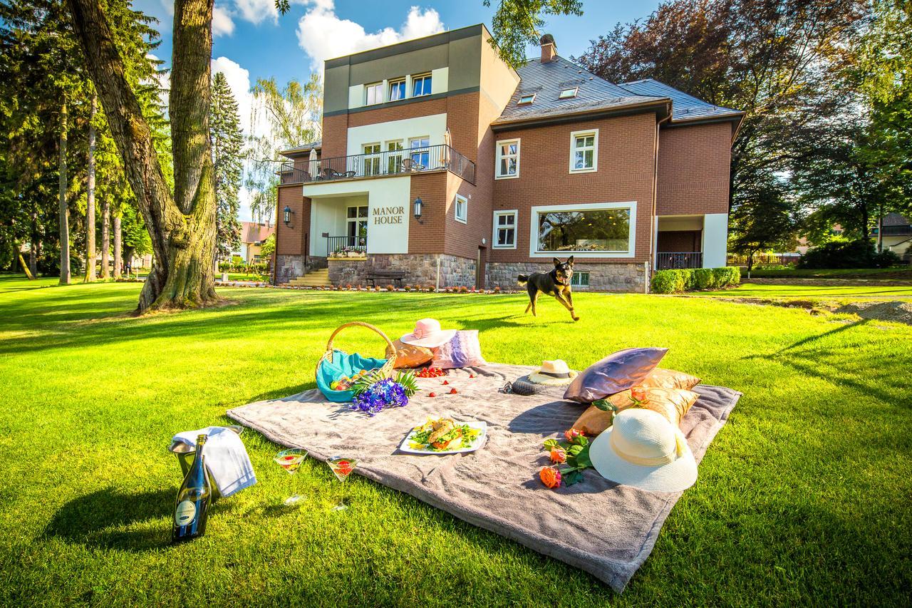 Hotel Manor House à Broumov Extérieur photo